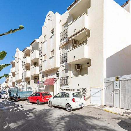 797 Holiday Rentals - Piso Para 3 En La Carihuela Con Piscina Torremolinos Exteriör bild