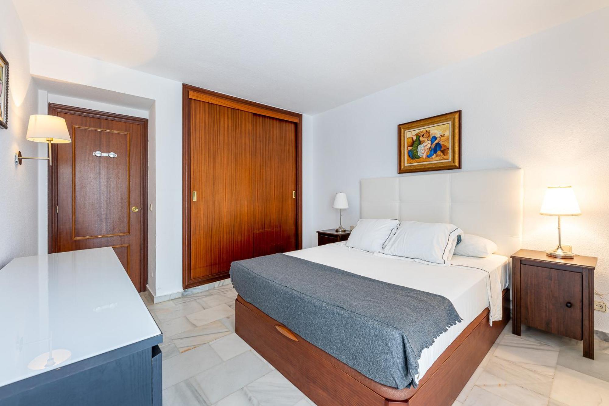 797 Holiday Rentals - Piso Para 3 En La Carihuela Con Piscina Torremolinos Exteriör bild