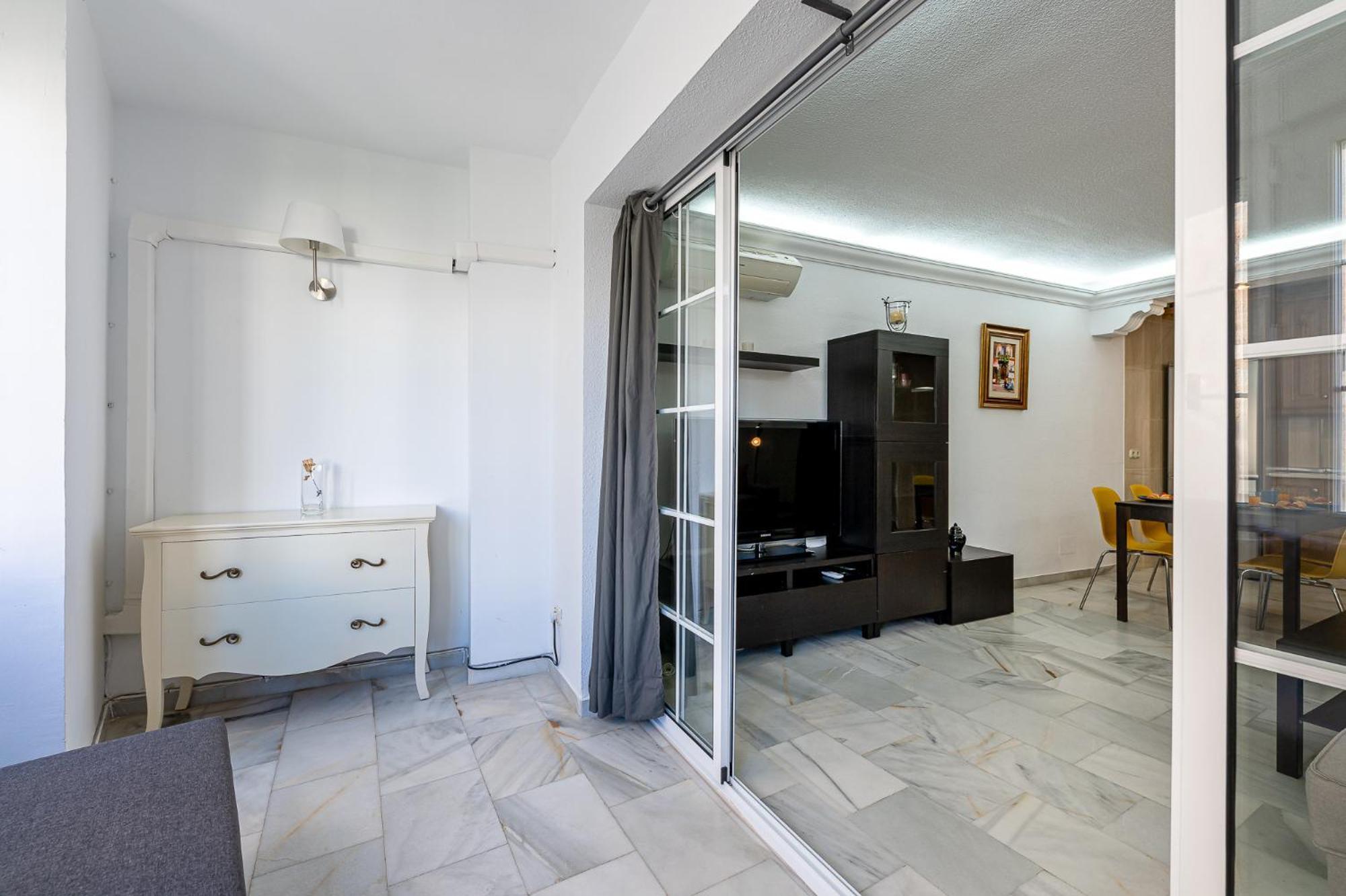 797 Holiday Rentals - Piso Para 3 En La Carihuela Con Piscina Torremolinos Exteriör bild